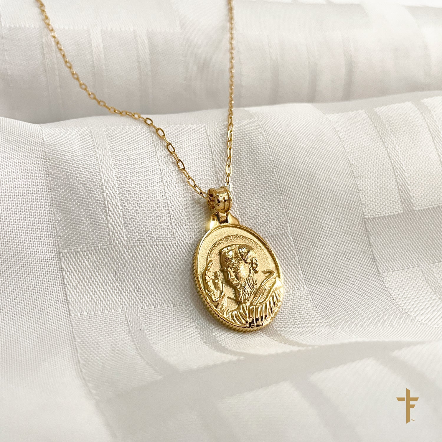 Padre pio outlet gold pendant